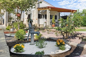 Property grounds - Holiday Home Eli with Direct Access to the Sea by Istrabook (Pomer)