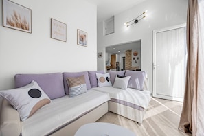 TV - Holiday Home Eli with Direct Access to the Sea by Istrabook (Pomer)