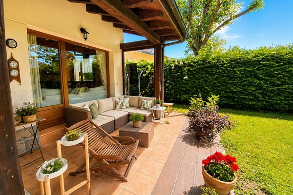 Garden,Balcony/Terrace,Living room,Dining area,Garden view