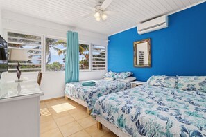 Room - Oceanfront Luxury for Divers @ Lighthouse Beach 2 - Direct Ocean & Reef Access (Kralendijk)
