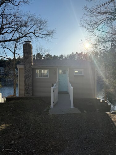Cozy Lake Cottage in charming Dunstable
