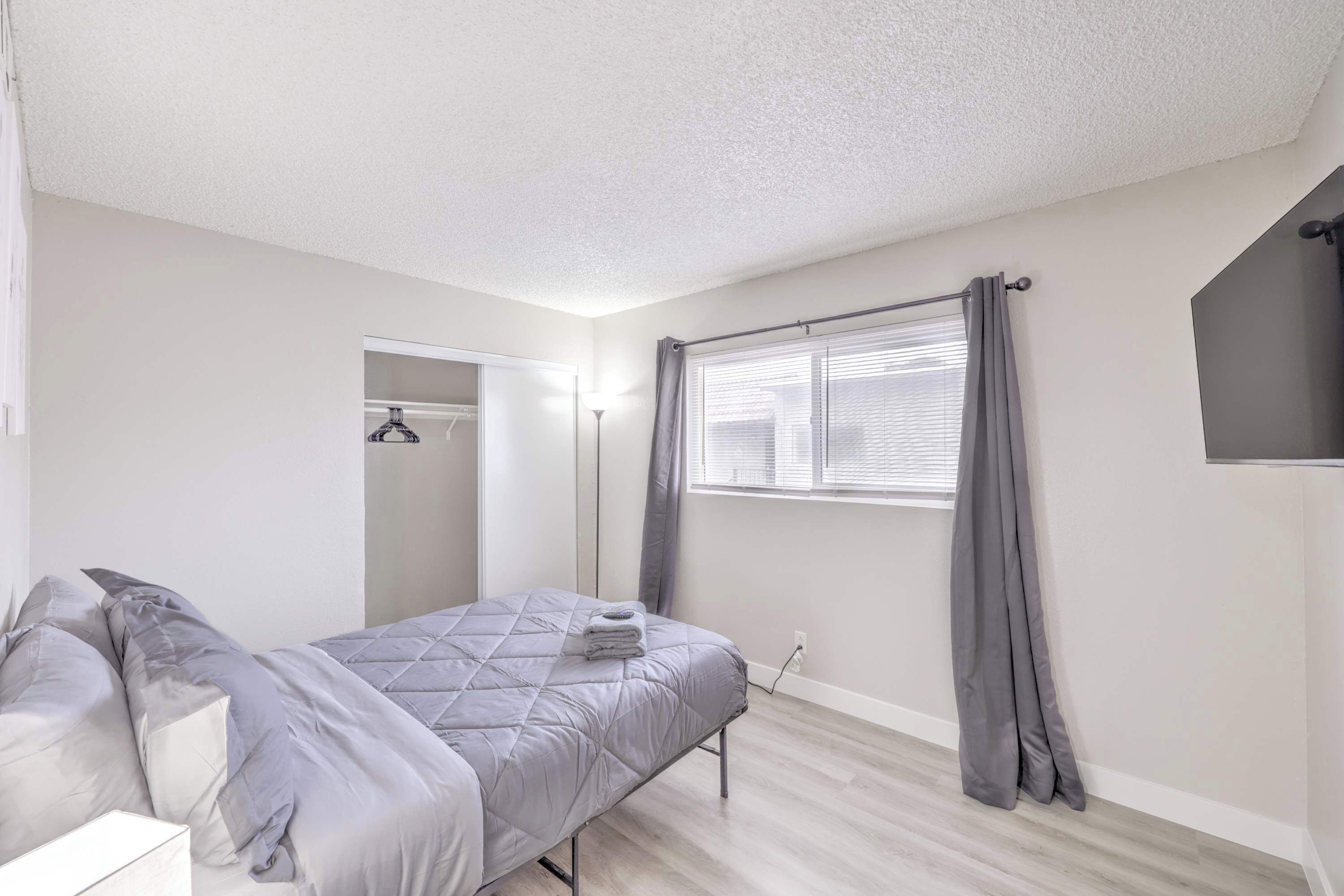 2 bedrooms, desk, iron/ironing board, free WiFi