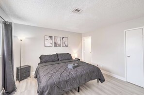2 chambres, bureau, fer et planche à repasser, Wi-Fi gratuit