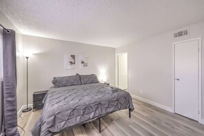 2 chambres, bureau, fer et planche à repasser, Wi-Fi gratuit
