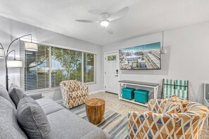 Smart TV - NEW! Sea Turtle Bungalow | Private Unit in Duplex, Walk to Crescent Beach & Community Pool (Siesta Key)