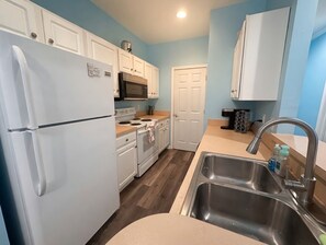 Private kitchen - Dog-Friendly 2BR/2BA Condo Near Rehoboth Beach (Rehoboth Beach)