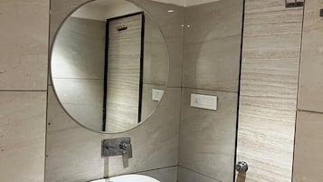 Habitación Deluxe doble, vistas a la ciudad | Baño