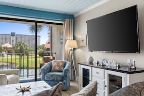 TV - Charming 2-bedroom townhouse in Panama City Beach, perfect for families! (Panama City Beach)