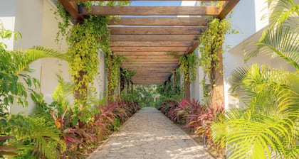 3-bedroom house in charming Playa del Carmen with pool!