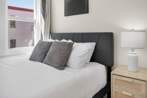 Iron/ironing board, WiFi, bed sheets