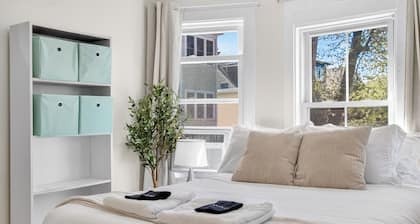 Huge Home near Downtown Boston! Bow Market, Harvard, MIT, and More!