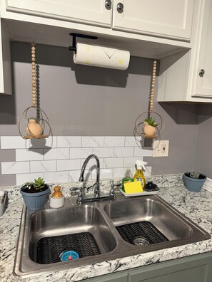 Microwave, oven, stovetop, coffee/tea maker