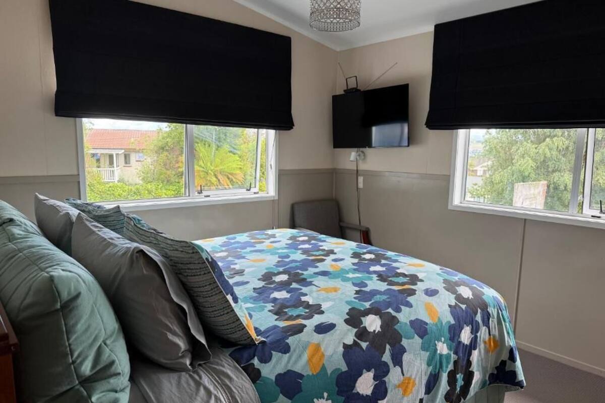 Superior Double Room, Partial Lake View | Blackout drapes, iron/ironing board (on request), WiFi (free)