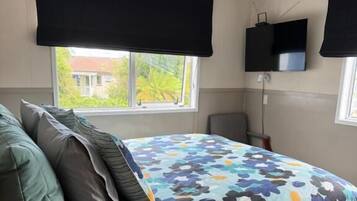 Cortinas blackout, tabla de planchar con plancha y wifi gratis