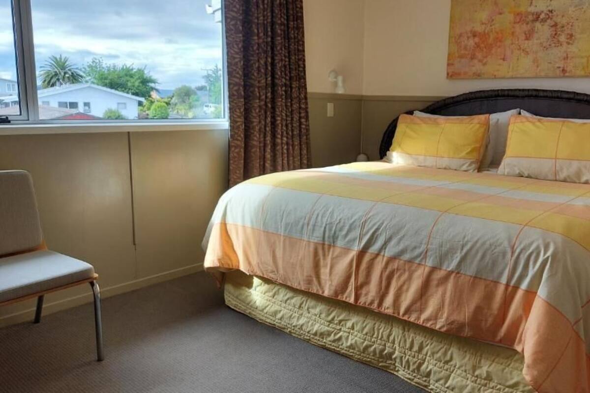 Deluxe Double Room, Partial Lake View | Blackout drapes, iron/ironing board (on request), WiFi (free)