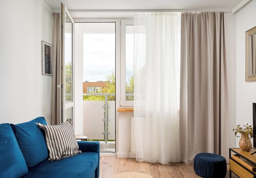 Metro Kondratowicza Stylish Apartment
