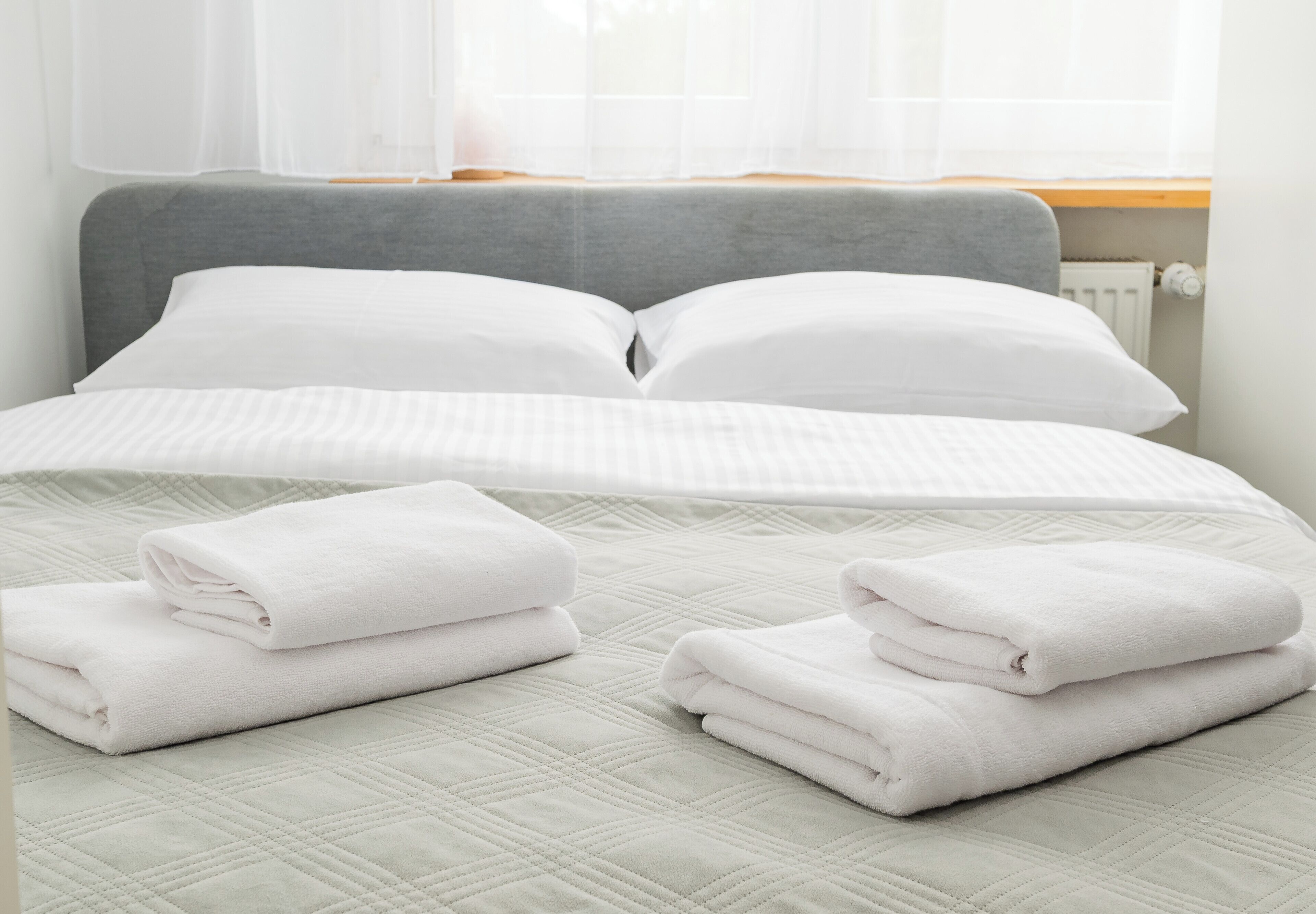 Iron/ironing board, WiFi, bed sheets