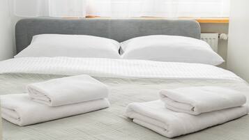 Iron/ironing board, WiFi, bed sheets