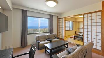 Japanese-style Room, Ocean View | Living area