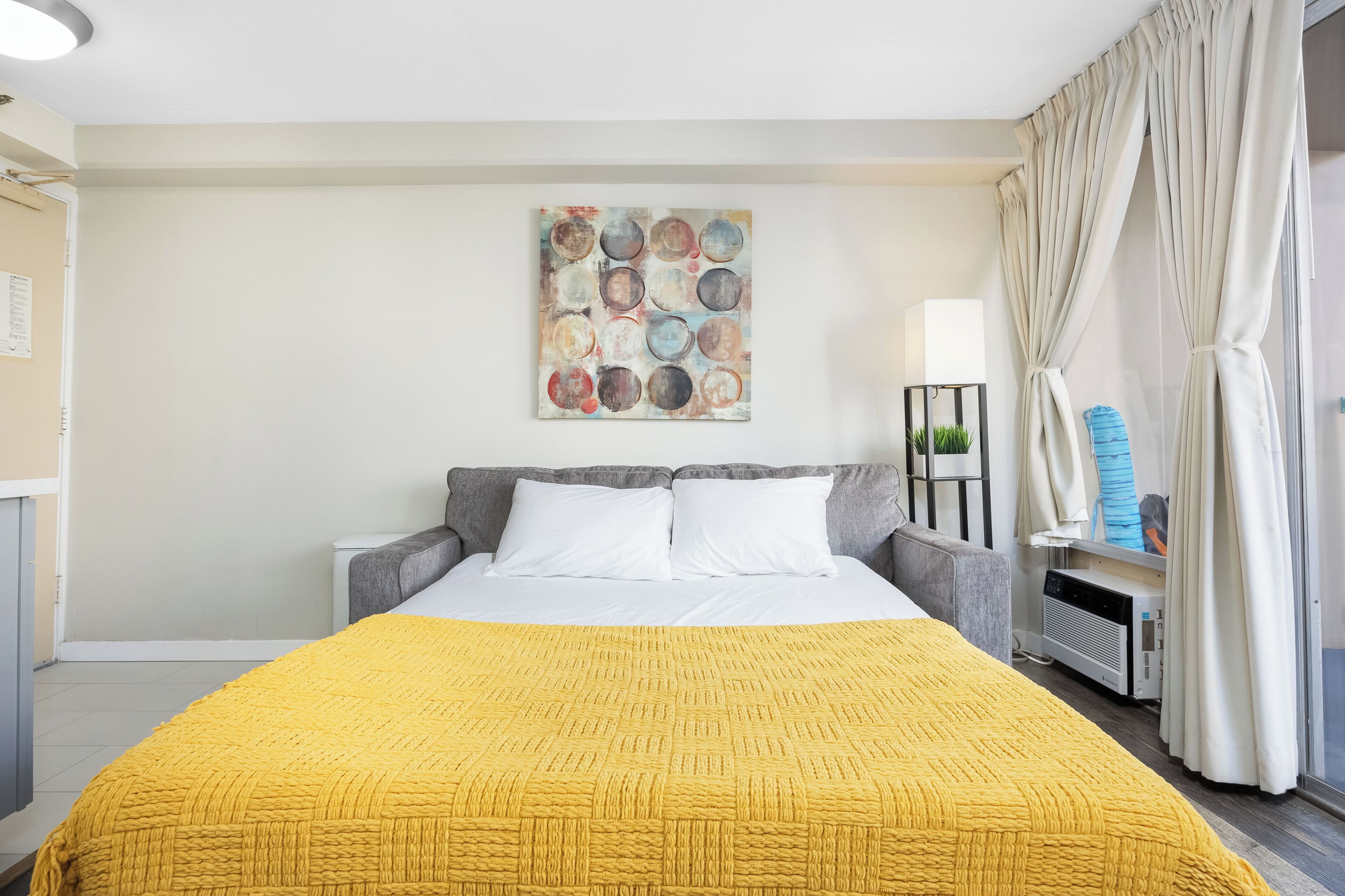1 habitación, tabla de planchar con plancha, wifi y ropa de cama 
