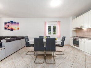 Dining - Holiday House Laetitia with pool by Interhome (Budak)