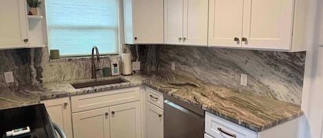 Fridge, microwave, stovetop, dishwasher