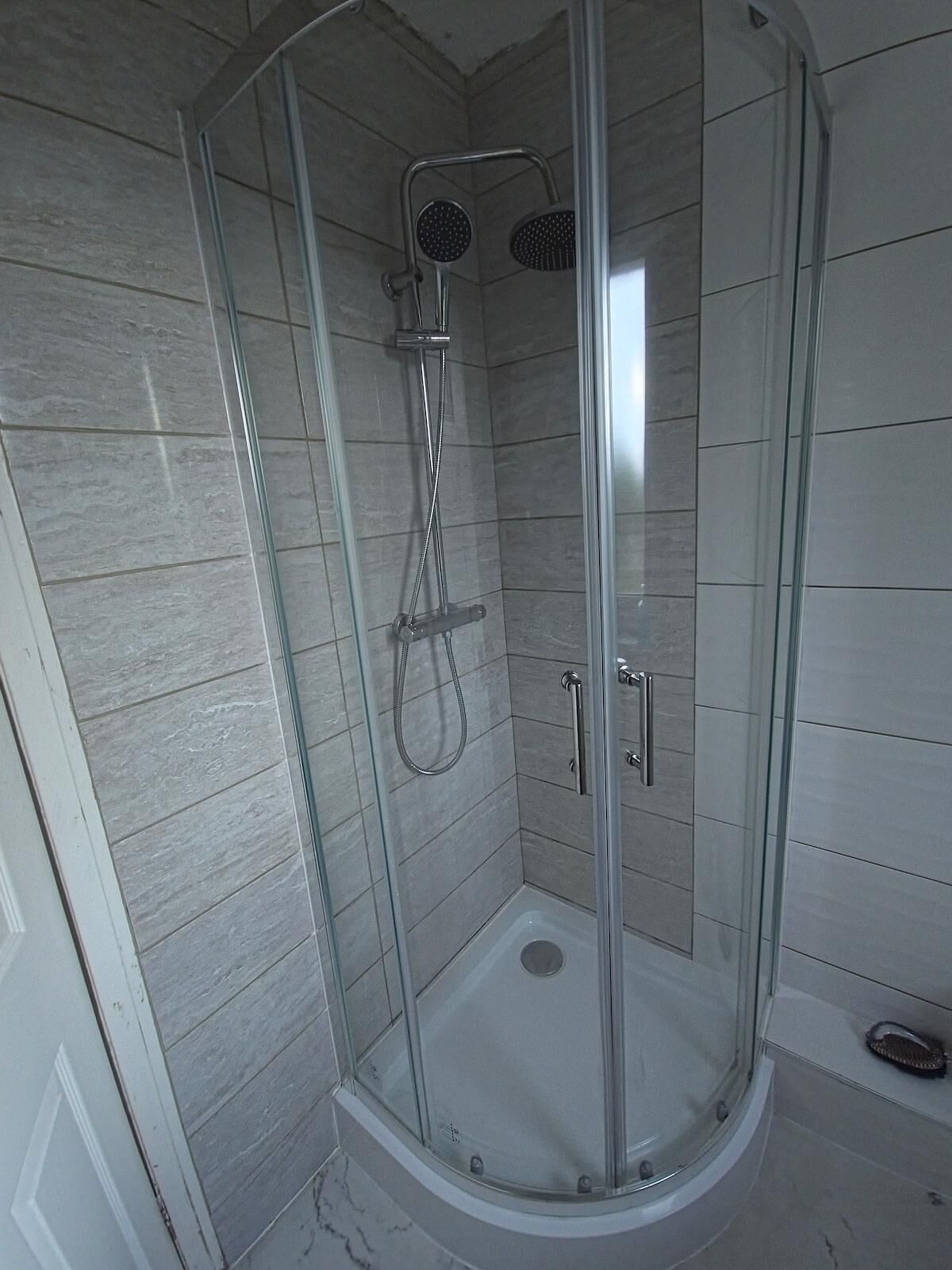 Shower, towels