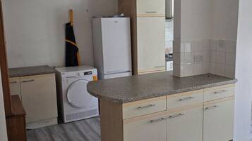 Kühlschrank, Mikrowelle, Ofen