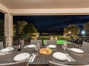 Outdoor dining - Casa Kamber with pool by Interhome (Polaca)