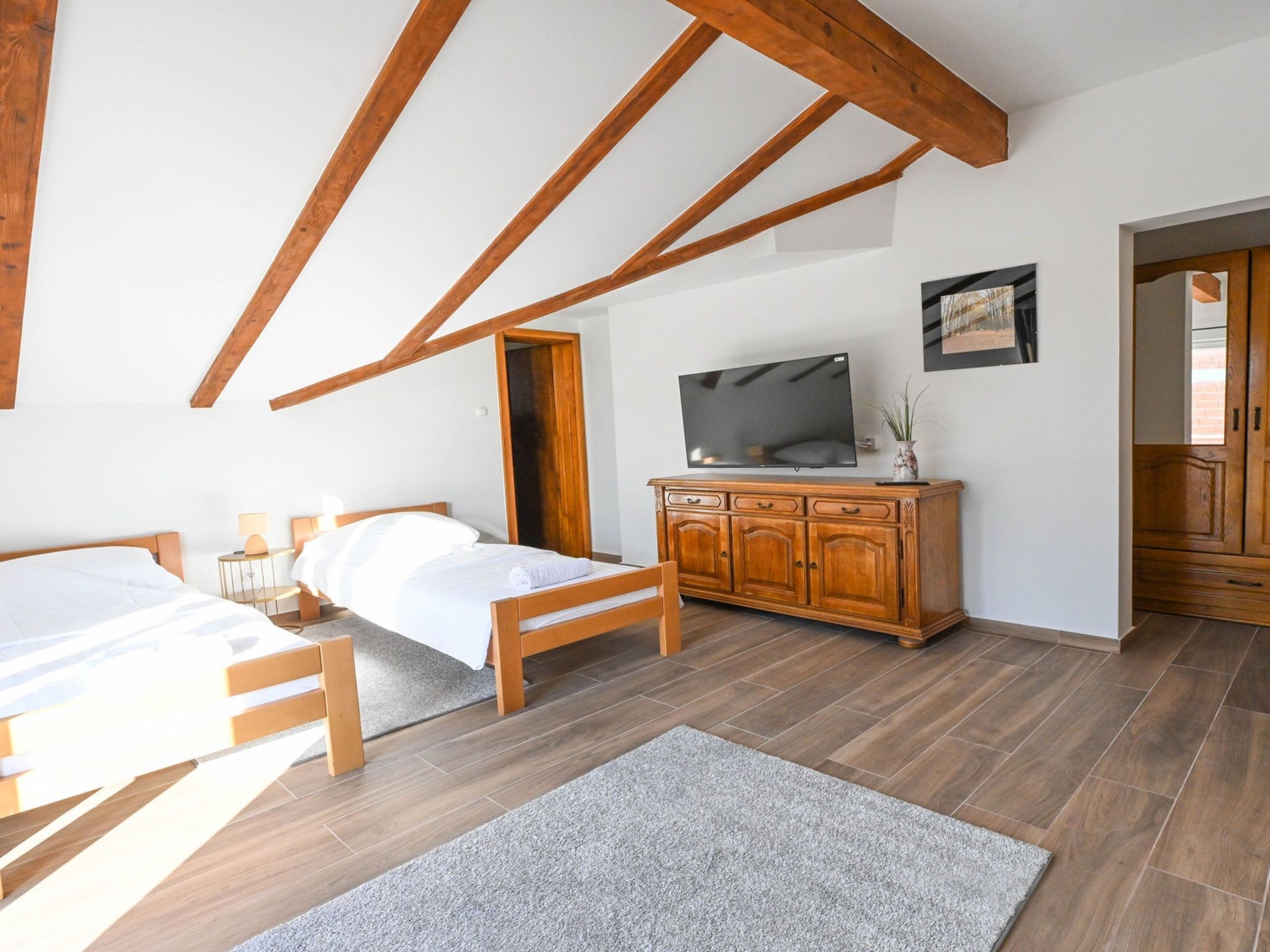 6 Schlafzimmer, Internetzugang