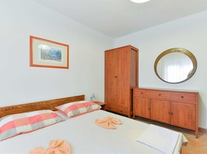 Unclassified image, 4 of 30, button - Apartment  by Interhome (Vir)