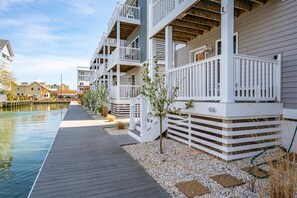 Exterior - Canal-Front Townhouse, Pool, Dock, 2 Blocks to Beach & Boardwalk, Sleeps 14 (Ocean City)