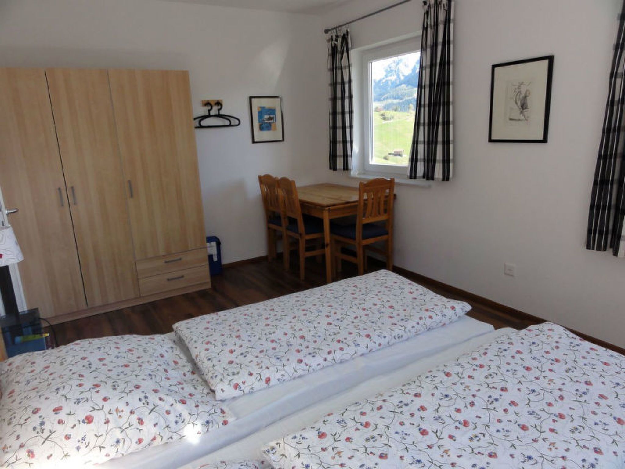 3 bedrooms, Internet