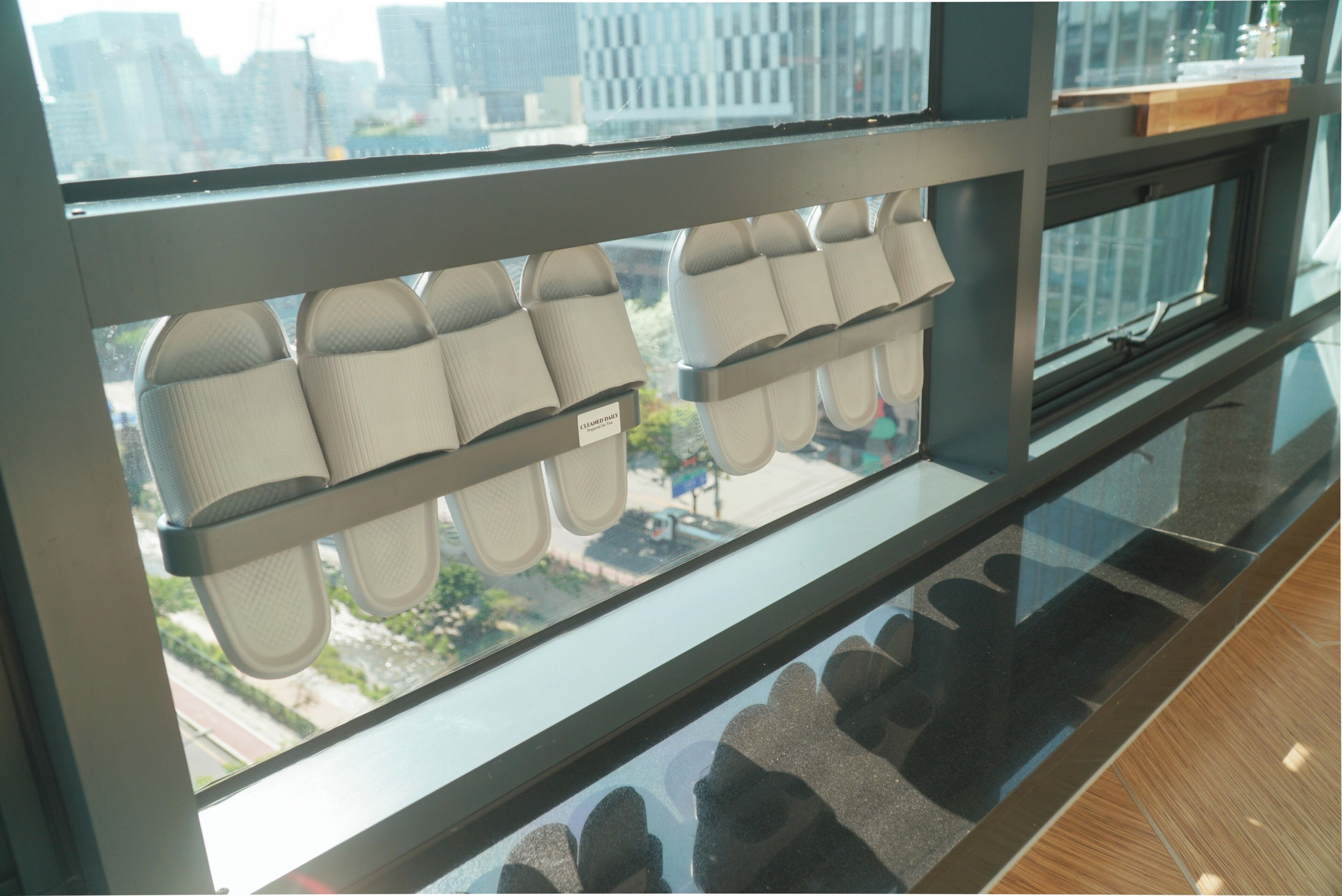 Family Twin Room | Desk, free WiFi