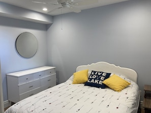 4 bedrooms, travel crib, free WiFi