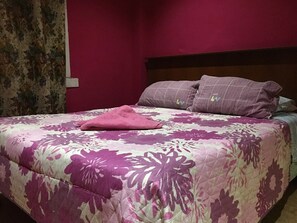 Family Triple Room - Hotel economico estacion central  (Estación Central)