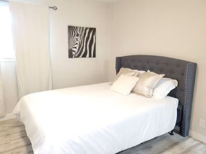 Room - Prime Central Austin Getaway ; Style & Convenience (Austin)