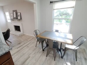 Dining - Prime Central Austin Getaway ; Style & Convenience (Austin)