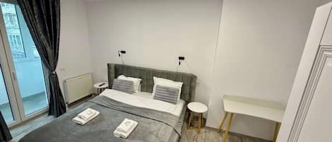 WiFi, bed sheets