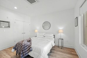 WiFi, bed sheets - Bright 1BD Sleeps 2 Near Liberty Bell Center City (Philadelphia)