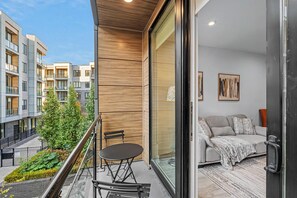 Terrace/patio - Chic 1BD Sleeps 2 Near Independence Hall Philly (Philadelphia)