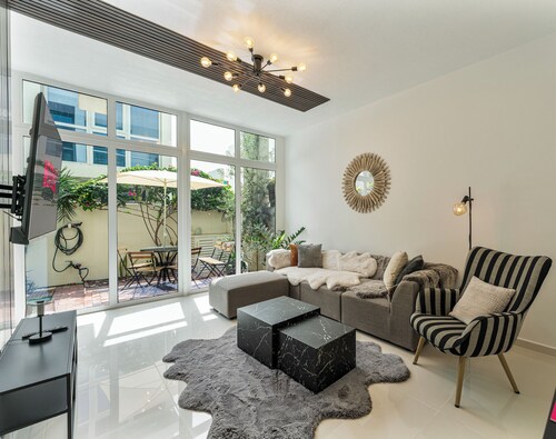 Modern 3 Bedroom Villa in DAMAC Hills 2 with Private Garden & Water Park Access
