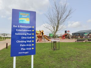 Cottage | Children’s area - Caravan 325 (Lowestoft)