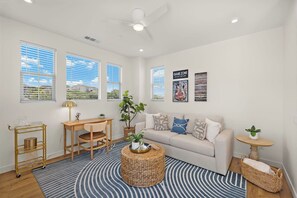 TV - RMV Gem - FamilyFriendly, Amenities, Rooftop Views (Ladera Ranch)