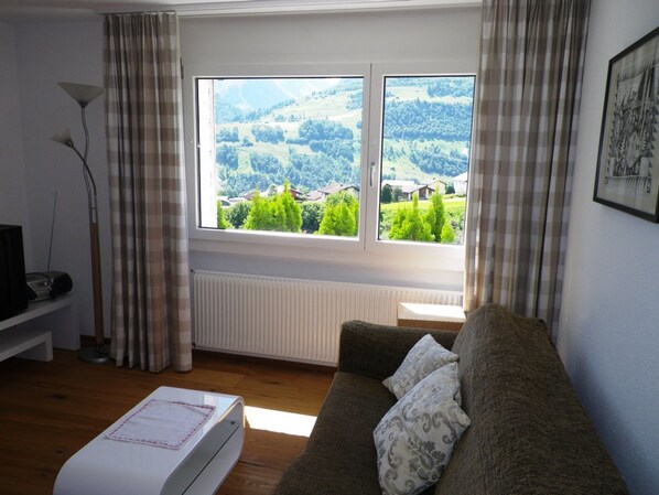 TV - La Sclarida Kissling, (Segnas/Disentis), 1630 by Interhome (Disentis)