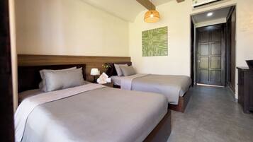 Superior Double or Twin Room, Balcony, Garden View | Bathroom | Combined shower/bathtub, free toiletries, hair dryer, slippers