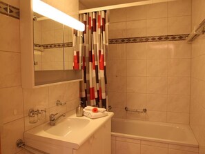Bathroom - Mountain View Val Mulin 8, (Laax Murschetg). 3.5 Zimmerwohnung by Interhome (Laax)