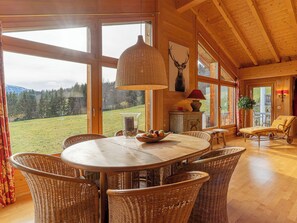 Dining - Mira Flem, (Flims Dorf), by Interhome (Flims)