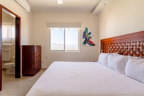2 bedrooms, WiFi - Beautiful top floor Two Bedroom Oceanview (Bajos de Chila)