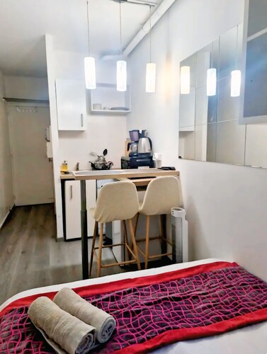 PROMO Petit studio/parking proche palais/plages.